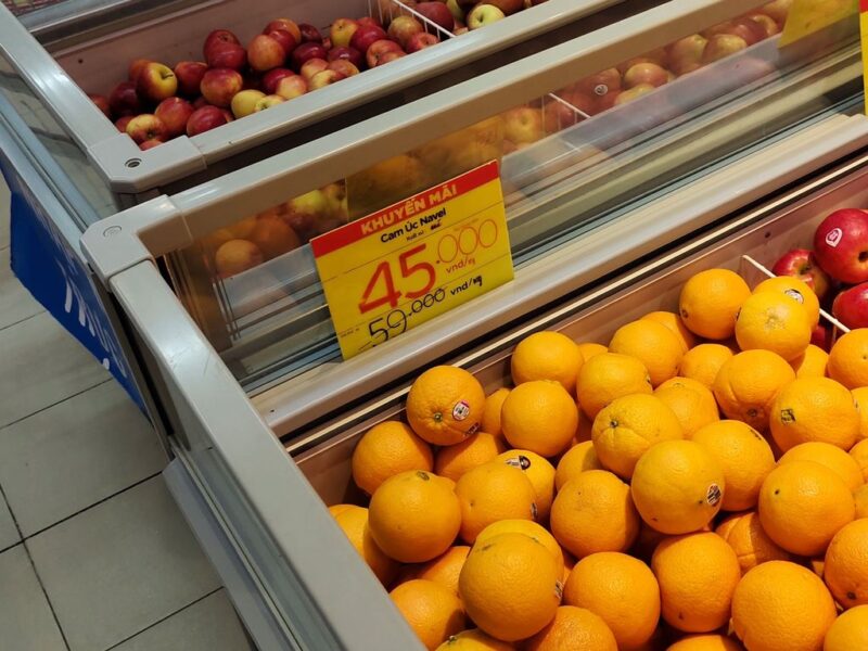 Апельсины в гипермаркете