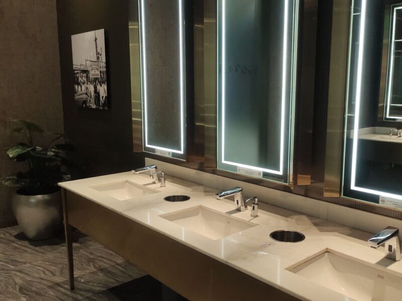 Туалет в торговом центре Iconsiam