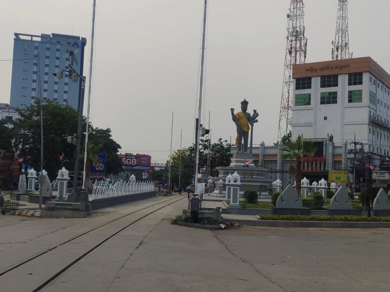 Памятник восьмирукому Шиве