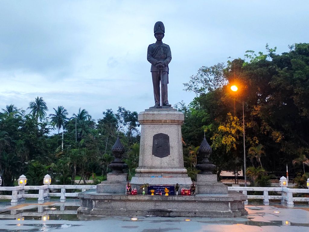 Король-реформатор на райском острове: встреча с Рамой V на Пангане у пирса