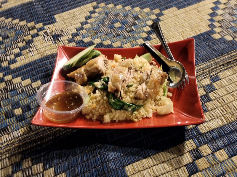Пномпеньский пикник: "Бай Ча Сайть Моан" и ужин на коврах ночного рынка 🍚🍗🇰🇭
