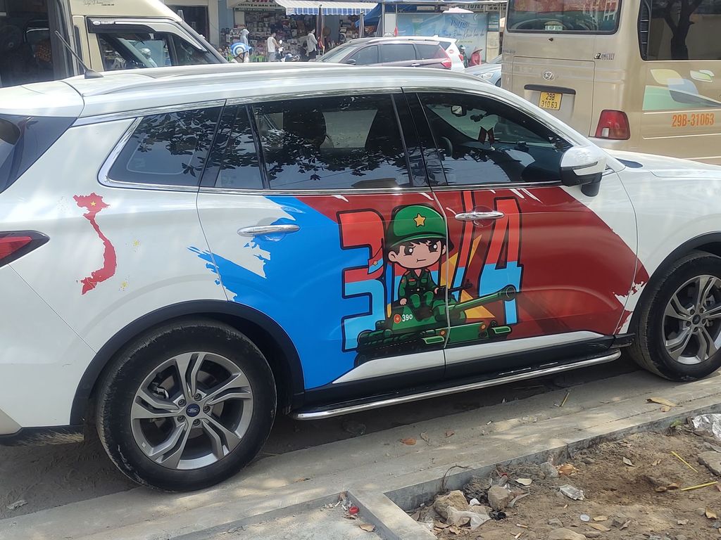 День Воссоединения Вьетнама: патриотизм на колесах Ford Territory в Дананге