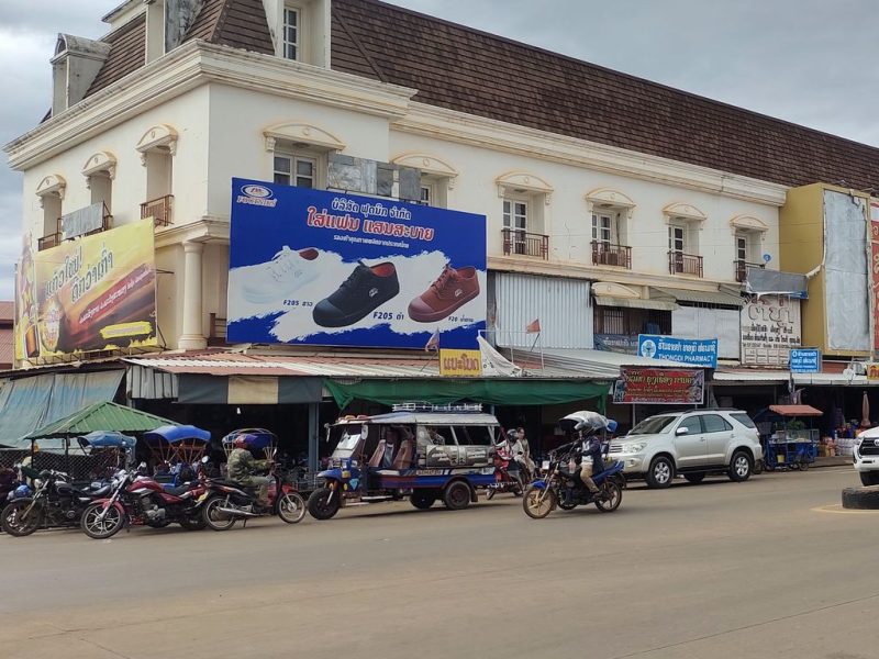 Паксе: колониальная красота под рекламным "макияжем".