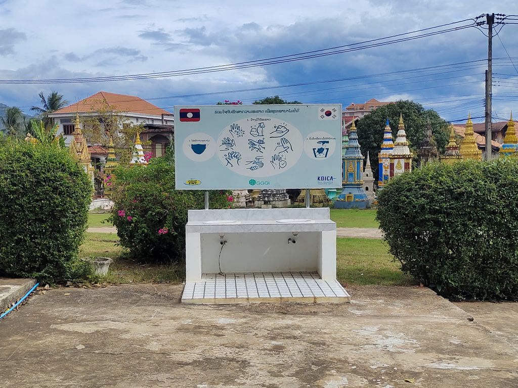 Лаосский дзен-умывальник: две раковины и ни одного крана