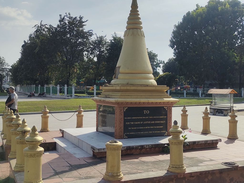 Безмолвный свидетель: памятник трагедии 30 марта 1997 года в Пномпене