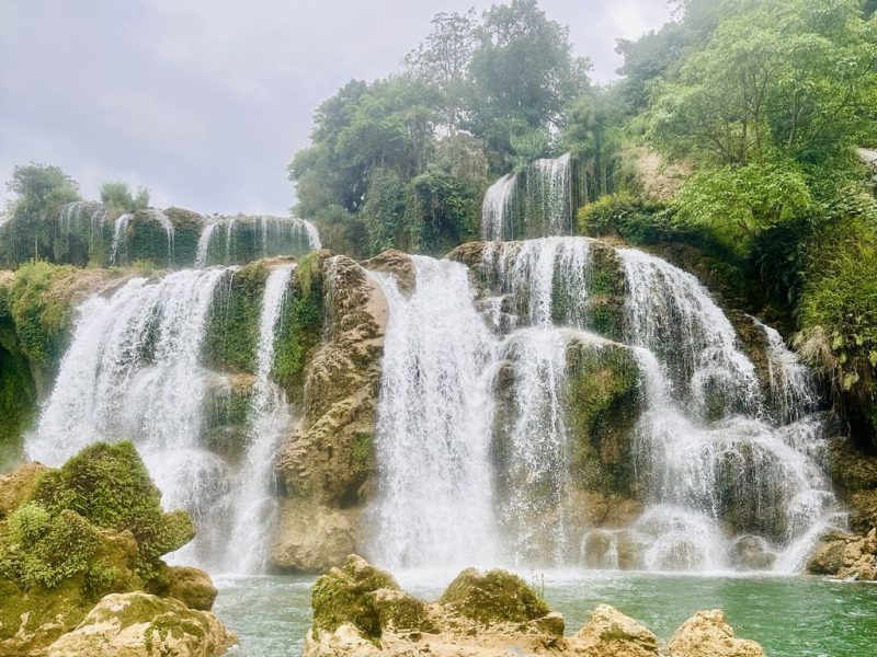 Бан Гиок (Као Банг): изумрудная жемчужина на границе двух миров 🏞️🇻🇳🇨🇳