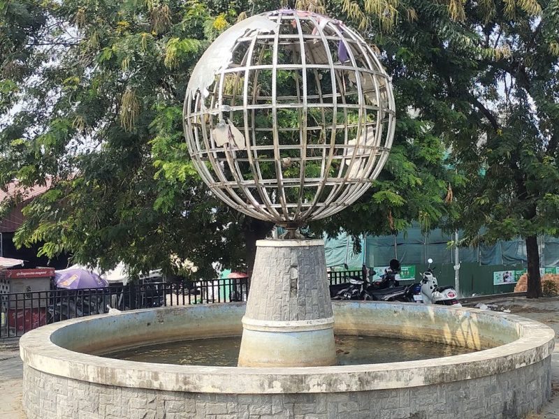 Великая засуха Пномпеня: Путеводитель по красивым (и сухим) фонтанам